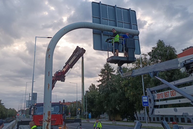  Referencie / Okružná križovatka - Poprad - foto