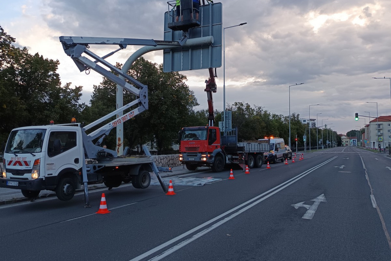  Referencie / Okružná križovatka - Poprad - foto