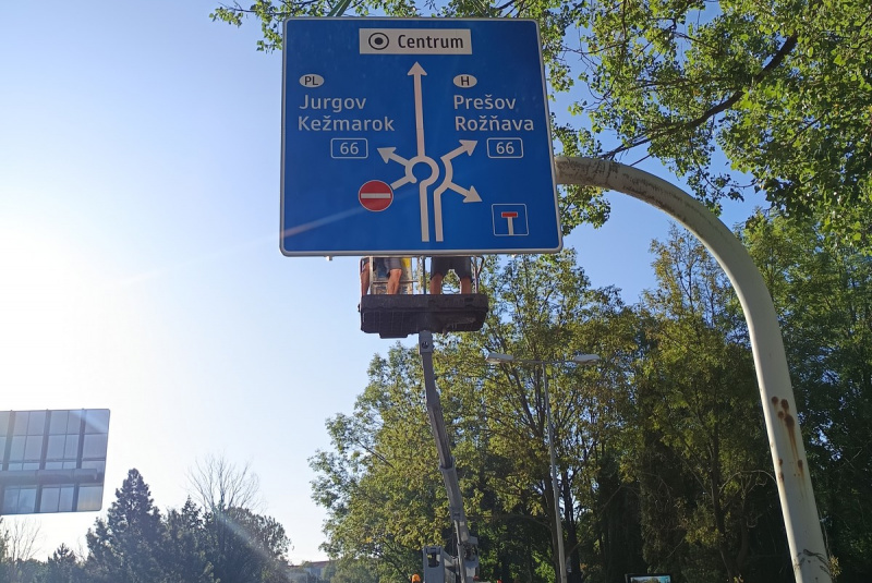  Referencie / Okružná križovatka - Poprad - foto
