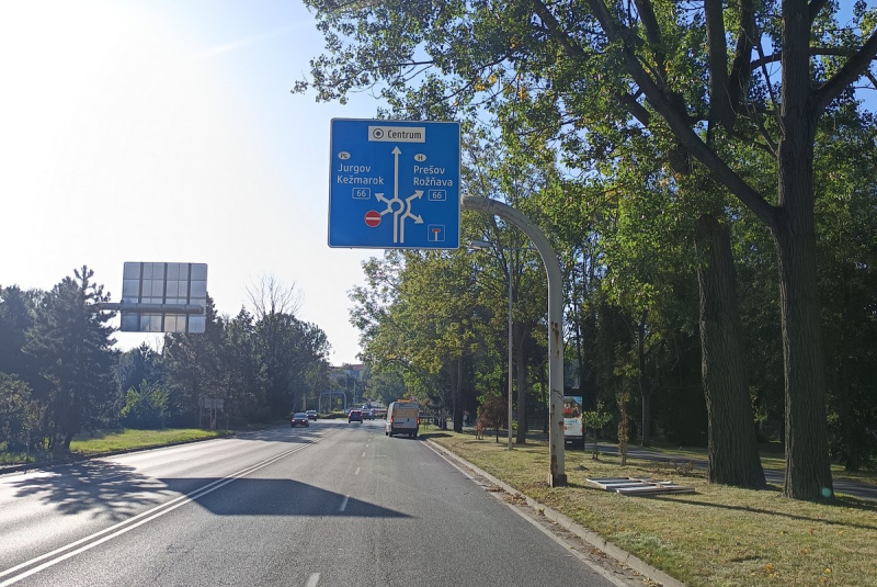  Referencie / Okružná križovatka - Poprad - foto