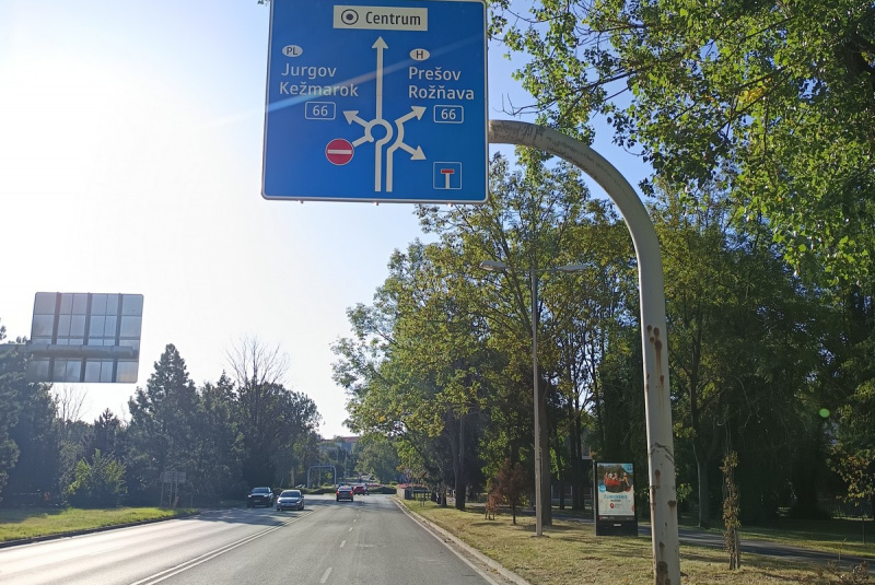  Referencie / Okružná križovatka - Poprad - foto