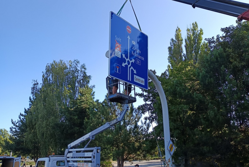  Referencie / Okružná križovatka - Poprad - foto