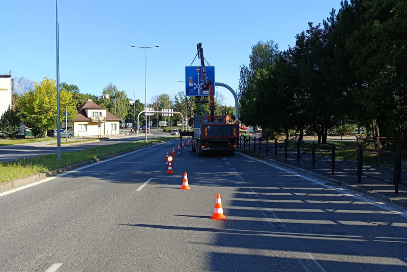  Referencie / Okružná križovatka - Poprad - foto