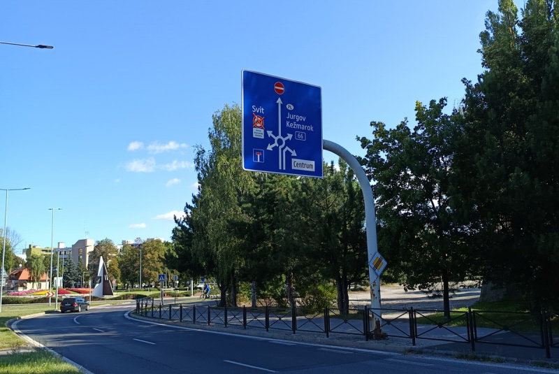  Referencie / Okružná križovatka - Poprad - foto